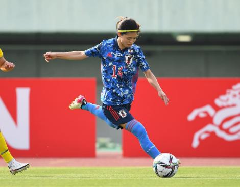 Yui Hasegawa Hitting the Ball